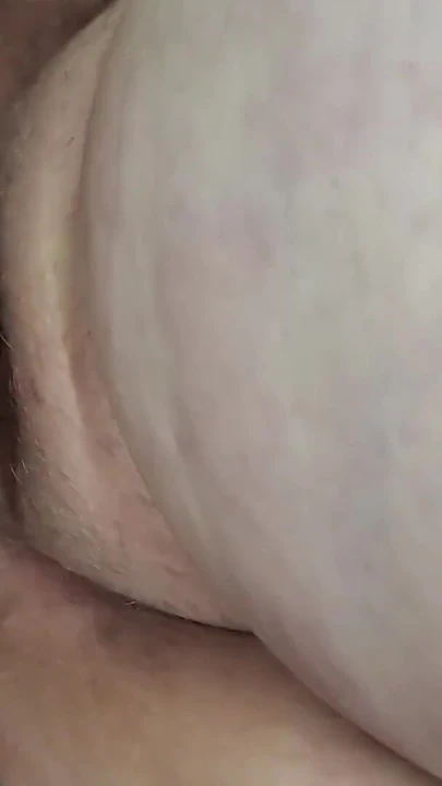 Momento icônico de "grandona puta esguicha com sua gozada interna"