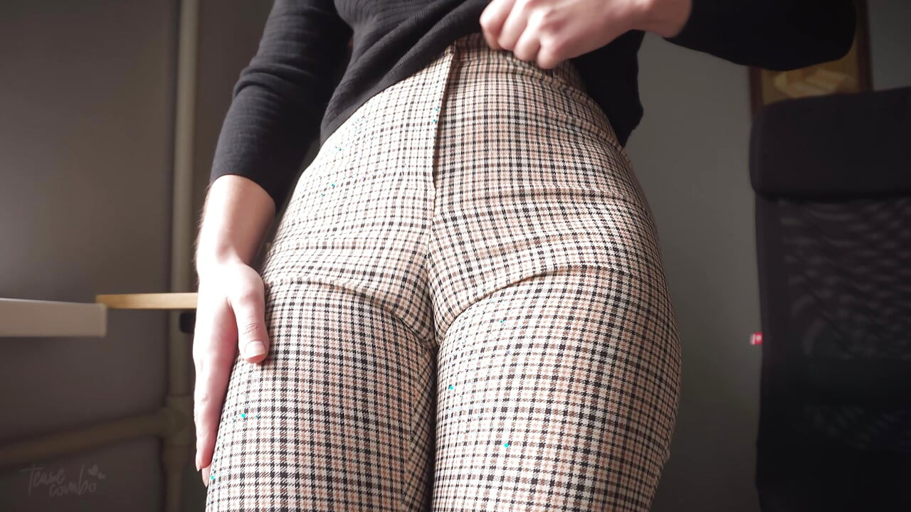 いたずらな同僚のキャメルトーからかいと否認