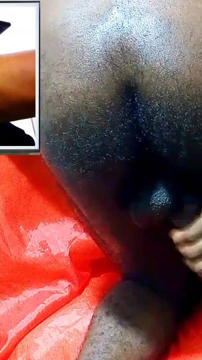 Experimentar un nuevo estilo de masturbación mientras ve porno en la televisión. Mi polla caliente lo sintió hasta que me corrió, coño mojado y caliente! | Clip 1