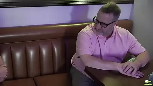 Alexa chains dicrot di dalam