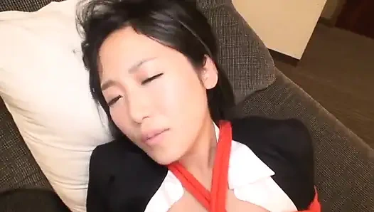 Pria paruh baya dan wanita buru-buru