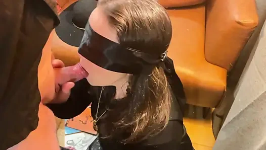 Starliner Towers sunar: Siyahlı bayanın yardımcısı