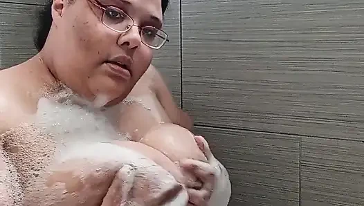 Mandi gelembung yang nikmat dan santai!