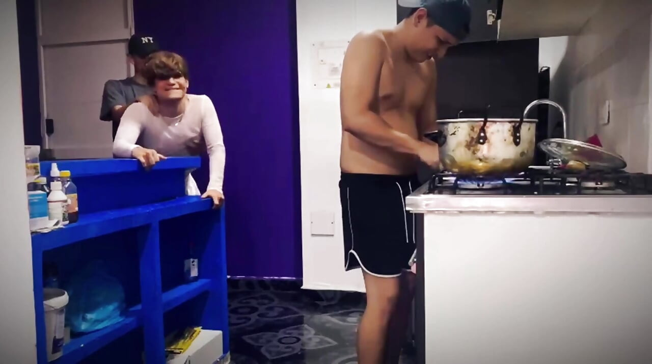 Femboy Baise Le Meilleur Ami De Son Copain Dans Le Dos