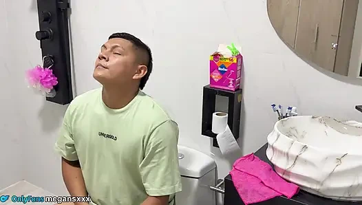 Das absaugen mit dem mund machte mich zur hilfshure