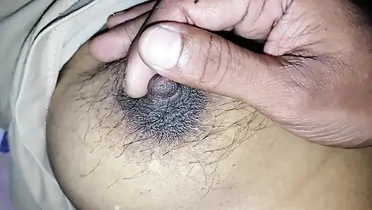 Istri hot desi Asia tubuh aduhai toket kecil dan memek sempit