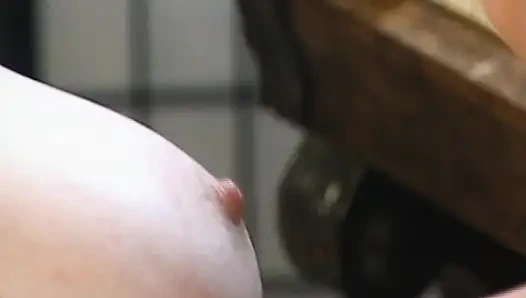 Waria jerman lagi asik pesta seks anal bareng cewek-cewek nakal dan cowok sange