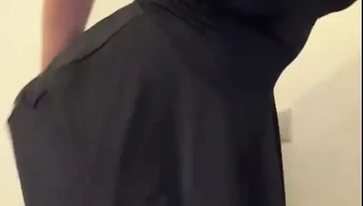 Büyük memeli üvey anne iki dildo emmeyi seviyor