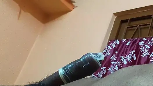 Hintli desi yeni çift sert sikişiyor ve acıyla sikişiyor tam seks
