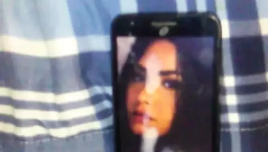 Demi lovato boşalıyor