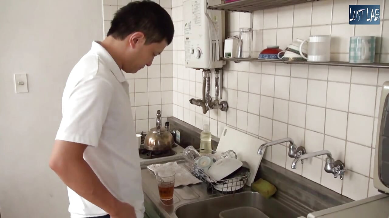 Một người hàng xóm đã kết hôn bị đình chỉ khi căng thẳng snaps và kiểm soát lặng lẽ trượt part3