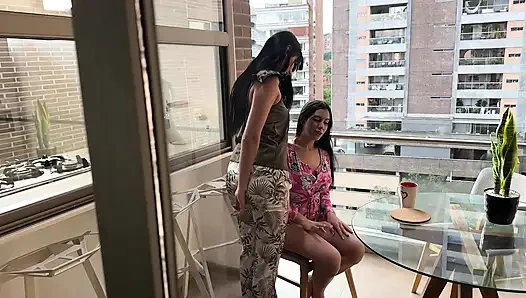 Lesbian terangsang penuh kesenangan, makanan vagina, amber Prada & Yenifer Chacon