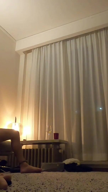 Un momento commovente da "Homeparty con il cambio degli abiti sexy si è scalata rapidamente pt.6"