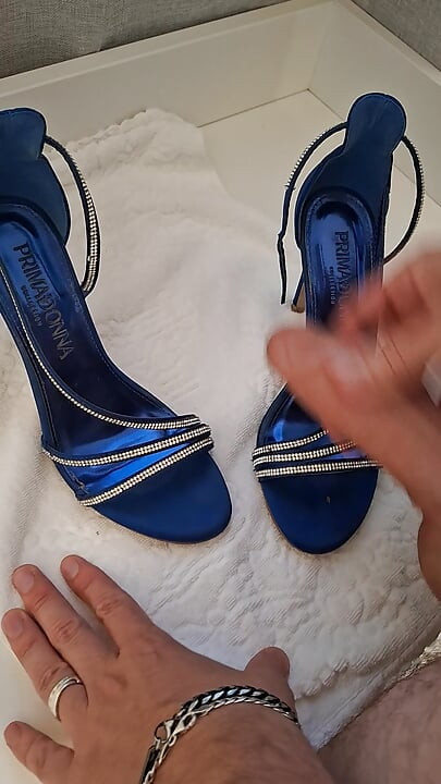 Fuck and cum in sister's heeled shoes