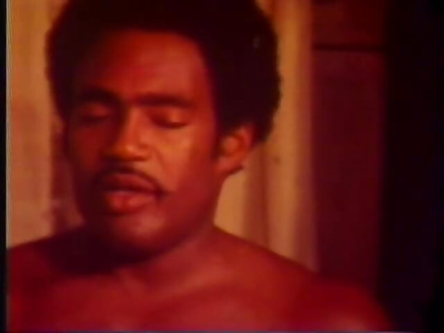 Starinske lepotice imaju trojku međurasnu zabavu uz zamenu sperme - (Video nema zvuk osim muzike)