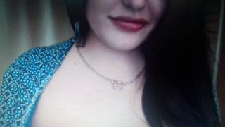 Belle fille webcam aux gros seins naturels 5