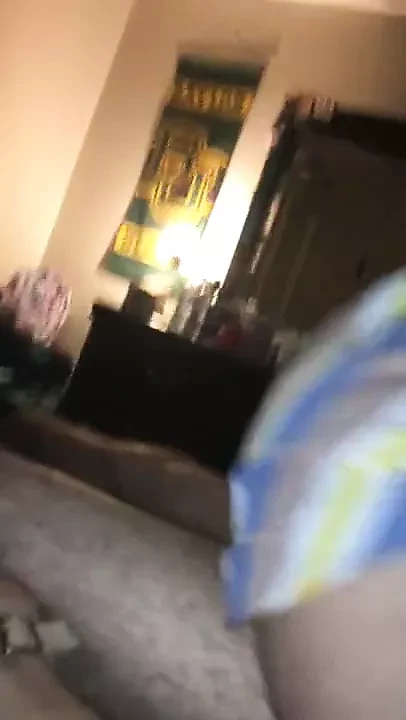 Bystig med stor röv cowgirl