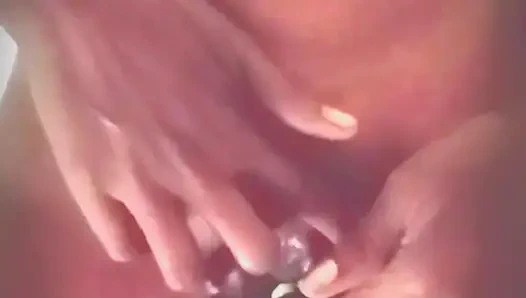 Bhabhi dathroom me mujhe kar rahi thhi