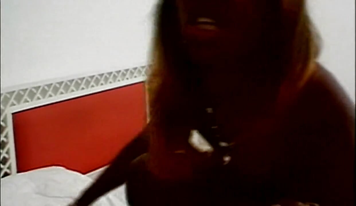 Ebenholz-MILF tropft sperma in intensiver gruppenorgie
