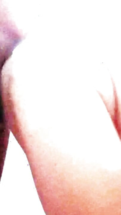 Віддаючи його зрілій старенькій леді раком