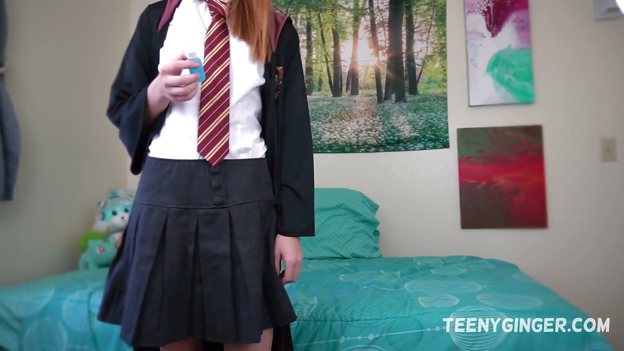 Goody Gryffindor Becomes a Slutty Slytherin Ginny Weasley Potion JOI