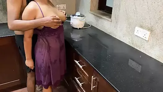 Sri Lankan Maid Fucking In Kitchen while she cooking