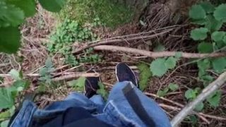 Masturberen in het bos