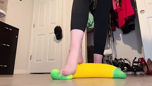 Stretchy Banana Squish Size 26 Feet