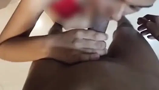 Gadis cantik india nyepong kontol buru-buru dan ngentot di kamar hotel