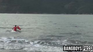 Lifeguard bangs cute jock after saving him nude on beach