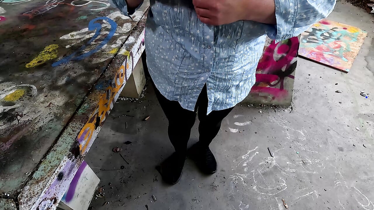 Vagina banging in the industrial hall