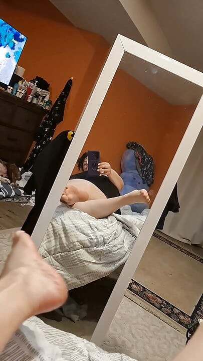 My Sexy Feet Love to Play