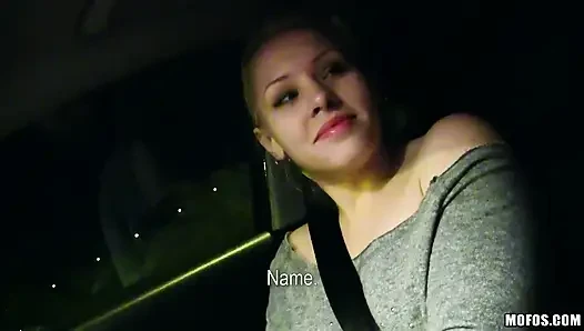 Затрудненные тинки - русская блондинка Lola Taylor делает куколдом ее бойфренда и обожает играть с задницей