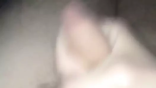 azgın oldu bu yüzden masturbasyon yapmaya karar