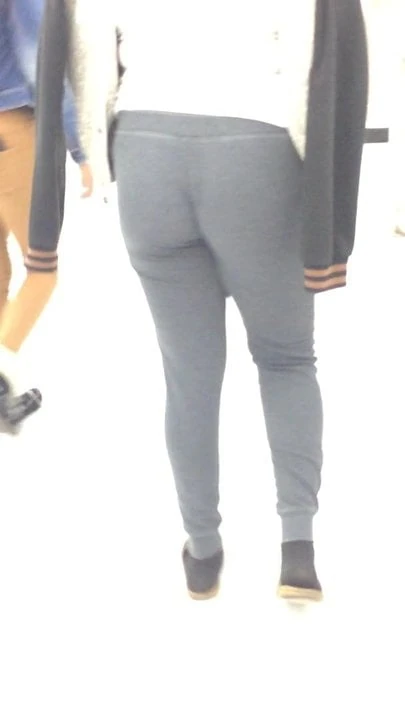 Tight ebony bubble booty