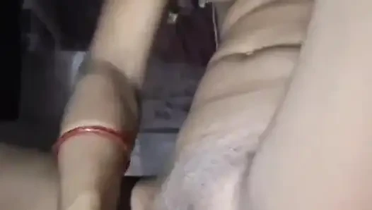 Küçük götte ilk kez, Sophia götüne ve amına 8 inç yarak koydu ve suyu boşalttı