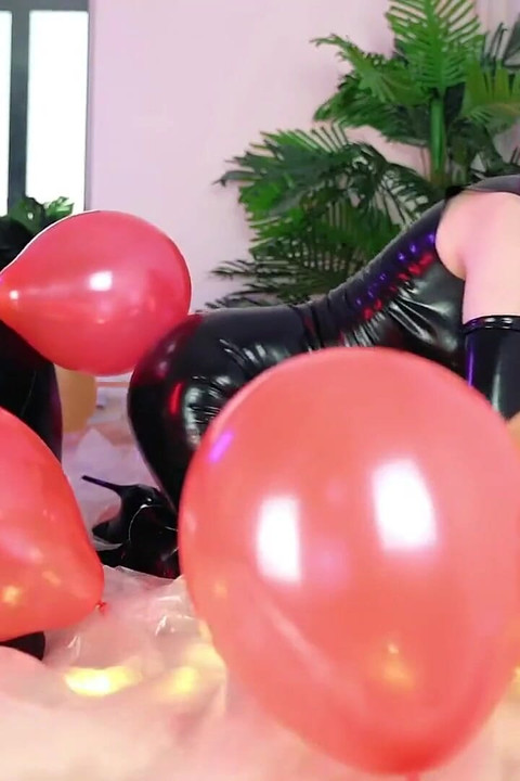 Looney Fetish, Air Balloons Lesbian Fun in Latex Rubber Costumes