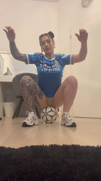 Beautiful Foot Football Video Incl Real Madrid Jersey