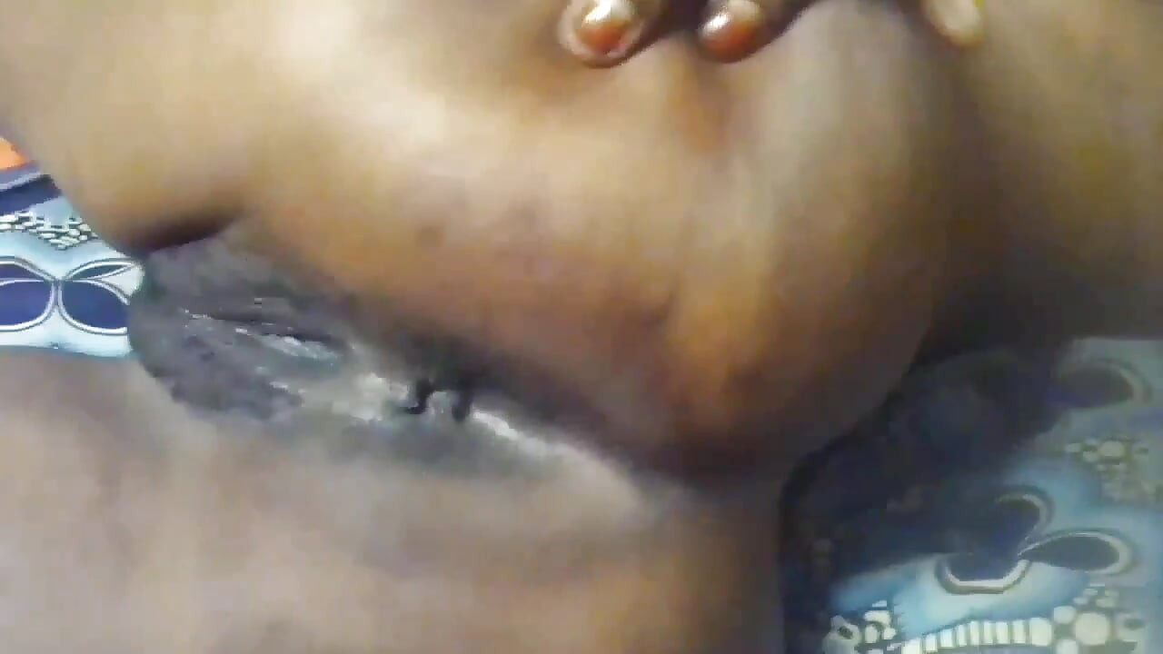 Edepsiz çirkin mastürbasyon yapıyor bana bu videoyu gönder