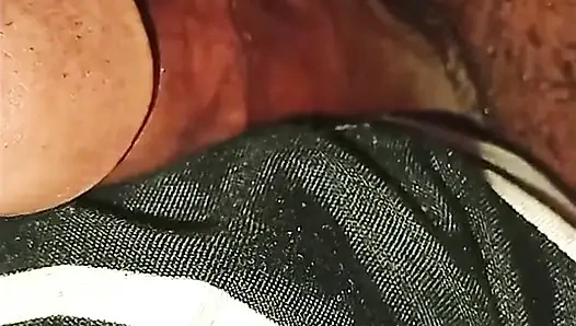 Çok sert oldum ve hala mastürbasyon yapmaya devam ettim