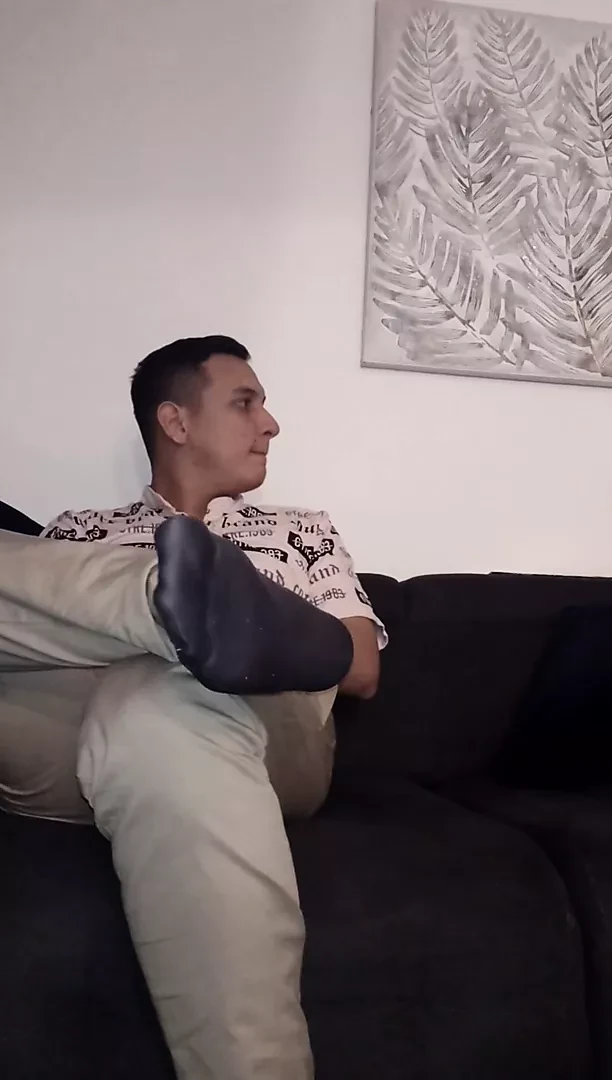 Lick his feet dude