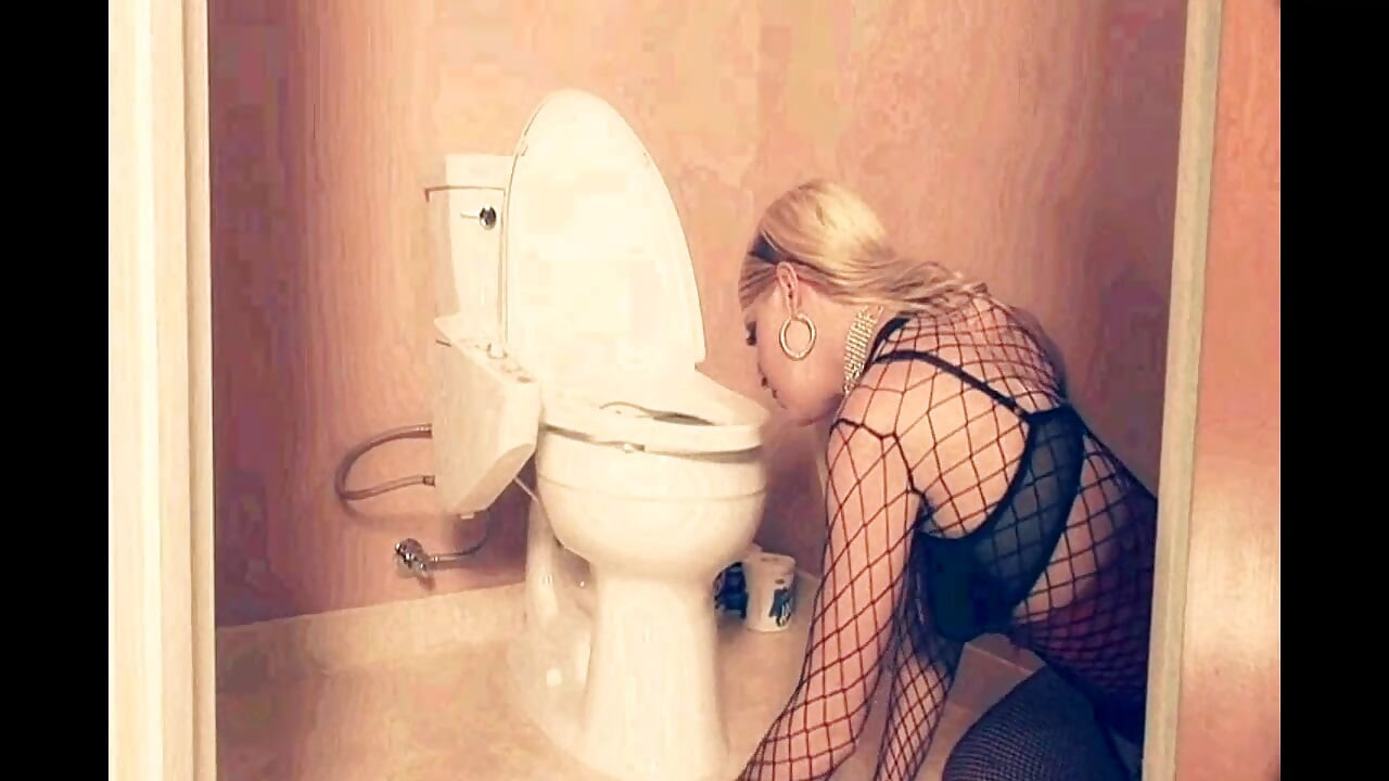 Perverted Games for Slutty Blonde Cumshot in the Ass