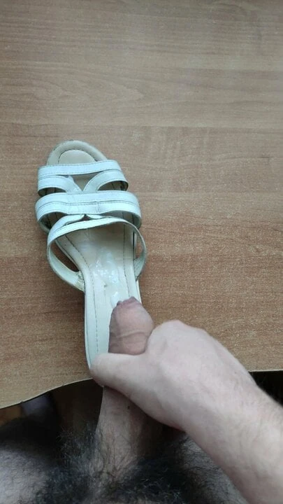 Cum in mom's sandals