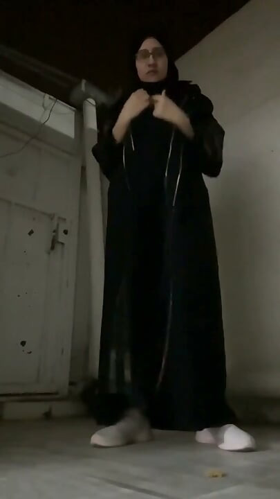 Slutty Muslim Arab Egyptian Wife Exhibiting Outdoors