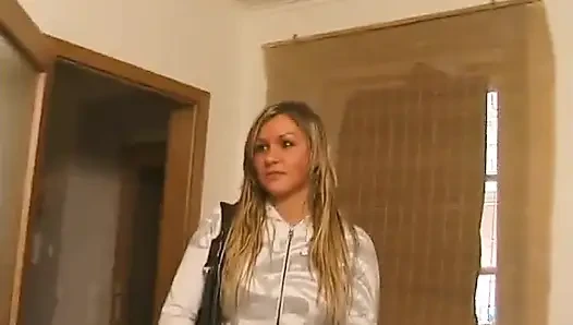 Amateur bitch shows everything!