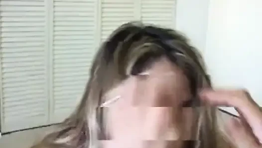 Roxy Jezel fickt im Schlafzimmer mit ihrem dicken arsch