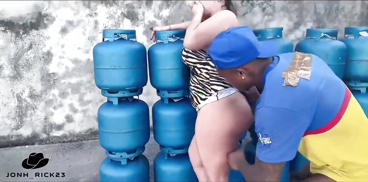 Jędłem kuchnię blond krowy w zamian za zniżkę na gaz
