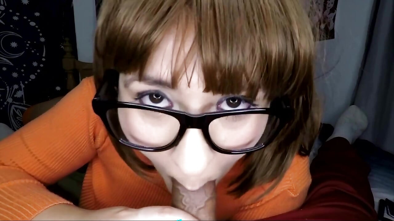 Velma interviewt een getuige