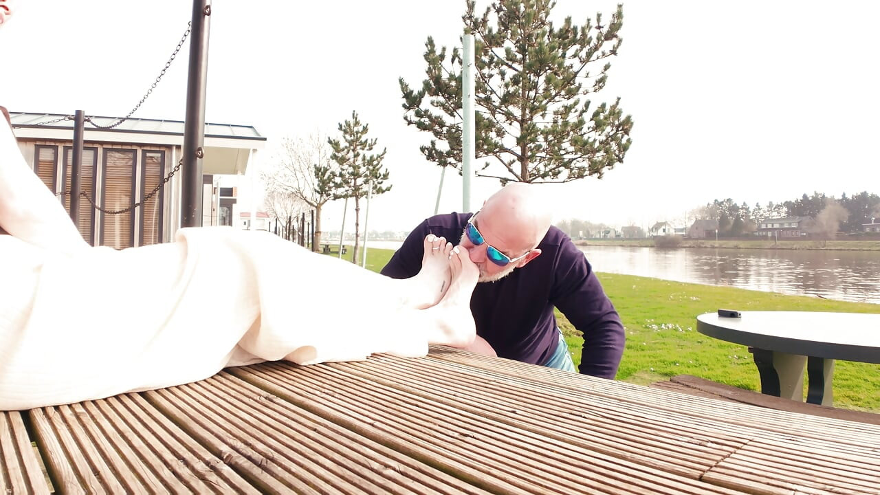 210 Unexpected Footjob