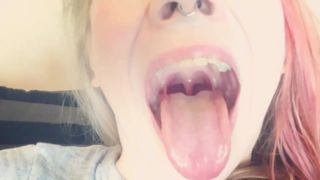 Hot Chick Showing Long Tongue, Uvula, Open Mouth Fetish